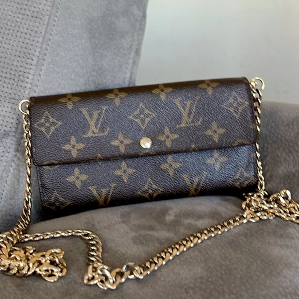 Louis Vuitton Monogram Sarah Wallet
